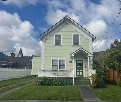 460 Brown St, Ferndale, CA, 95536-9407 | Card Image