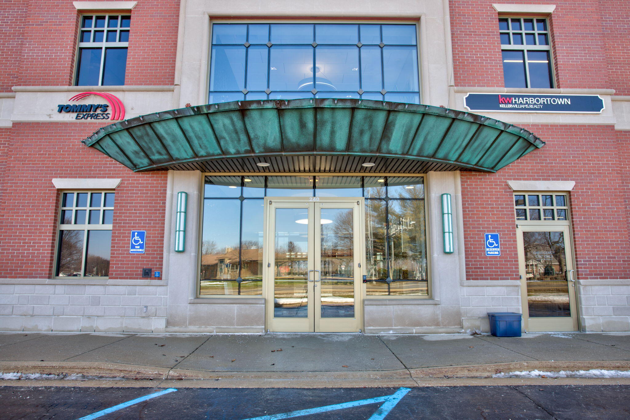 Commercial Lease in Holland 2