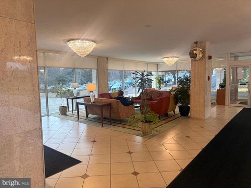 apt-818-10201 Grosvenor Pl, NORTH BETHESDA, MD, 20852-4614 | Card Image