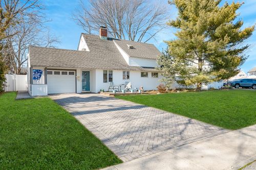 44 Disc Ln, Wantagh, NY, 11793-1848 | Card Image