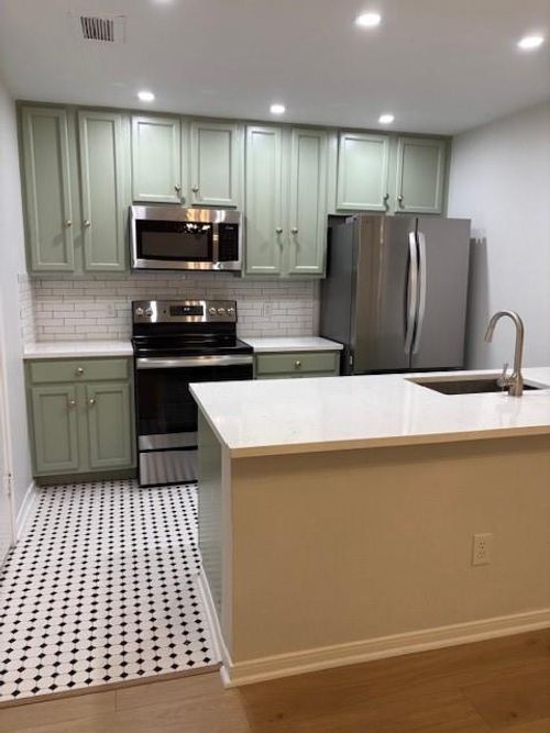 271-11711 Memorial Dr, Houston, TX, 77024-7227 | Card Image