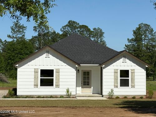 124 Albert Davis Rd, Lucedale, MS, 39452-6357 | Card Image