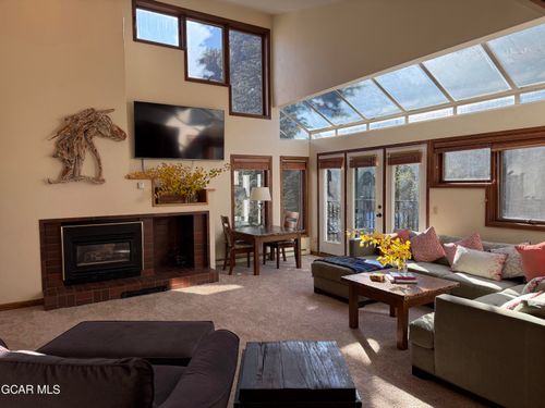 j4209-435 Iron Horse Way, Winter Park, CO, 80482-5537 | Card Image