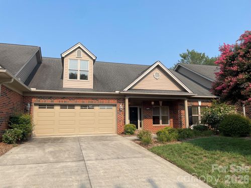 509 26th Ave Ne, Hickory, NC, 28601-1986 | Card Image