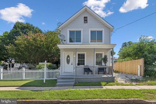 124 Cooper St, Beverly, NJ, 08010-1208 | Card Image