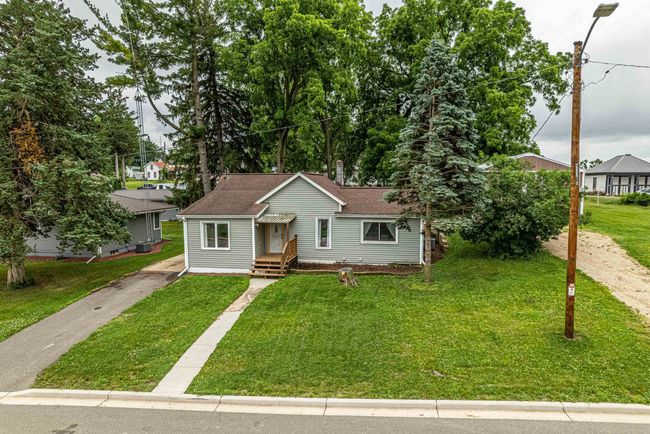 303 W Center St, House other with 2 bedrooms, 1 bathrooms and null parking in South Wayne WI | Image 37