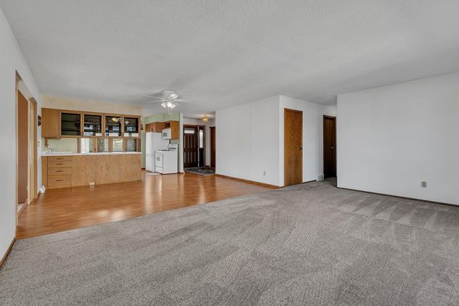 NICE OPEN FLOOR PLAN! | Image 8