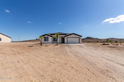 1587 S 391st Avenue, House other with 4 bedrooms, 3 bathrooms and null parking in Tonopah AZ | Image 2