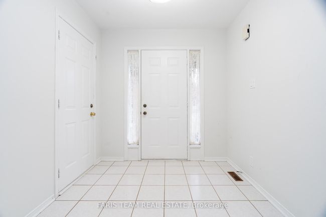 17 Carmichael Crt, House other with 4 bedrooms, 4 bathrooms and 4 parking in Orillia ON | Image 5