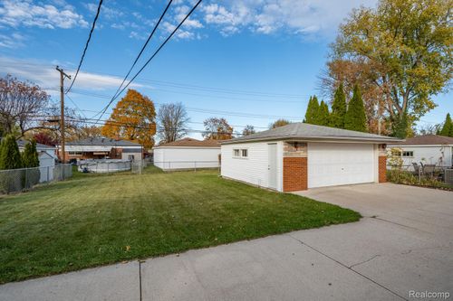 13443 Masonic Blvd, Warren, MI, 48088-1367 | Card Image