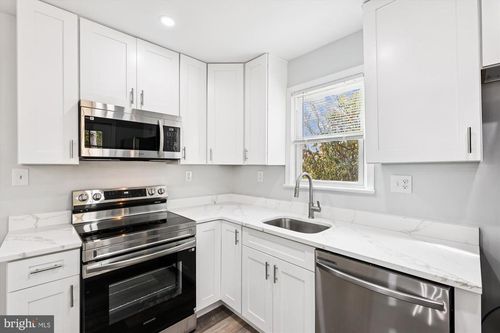 2016 Belfast Dr, FORT WASHINGTON, MD, 20744-3203 | Card Image