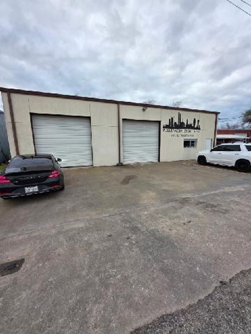 420 Old Angleton Rd, Clute, TX, 77531-3605 | Card Image