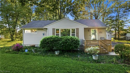5863 Emerson Ave Nw, Warren, OH, 44483-1121 | Card Image