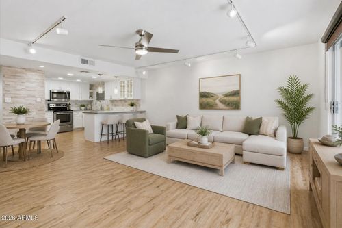 207-7930 E Camelback Road, Scottsdale, AZ, 85251 | Card Image