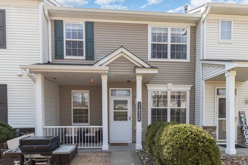 e-11023 Oak Grove Cir, Woodbury, MN, 55129-8761 | Card Image