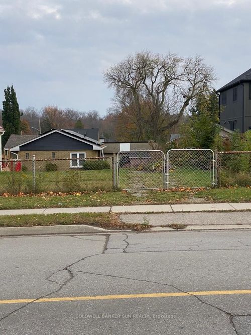 449 York Rd, Guelph, ON, N1E | Card Image