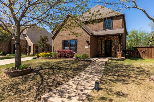 2688 Waters Edge Dr, Grand Prairie, TX, 75054-7210 | Card Image