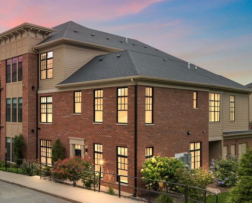 unit-106-207 Academy St, Valparaiso, IN, 46383-0092 | Card Image