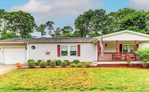 45-1407 Middle Road, Riverhead, NY, 11933 | Card Image