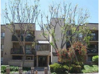 130C - Burbank Boulevard, Condo with 2 bedrooms, 2 bathrooms and 2 parking in Woodland Hills CA | Image 3