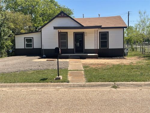 217 Hayes St, McGregor, TX, 76657-1765 | Card Image