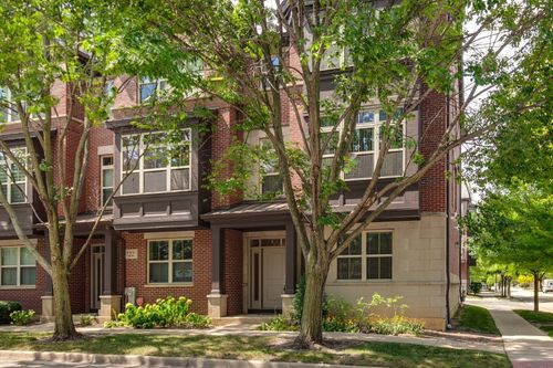 726 Summit Ln, Vernon Hills, IL, 60061-2352 | Card Image