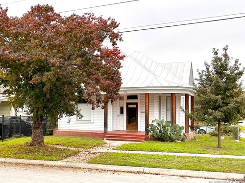 902 N Pine St, San Antonio, TX, 78202-1201 | Card Image