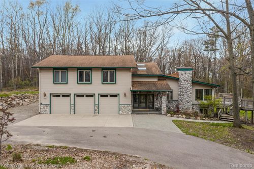 2390 Noble Rd, Oxford, MI, 48370-1716 | Card Image