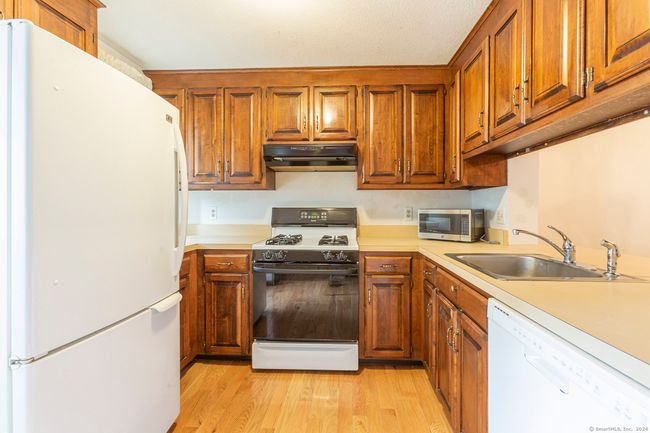 5 - 1 Oak Forest Dr, Condo with 2 bedrooms, 2 bathrooms and 2 parking in Manchester CT | Image 9