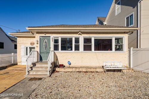 208 Carteret Ave, Seaside Heights, NJ, 08751-1811 | Card Image