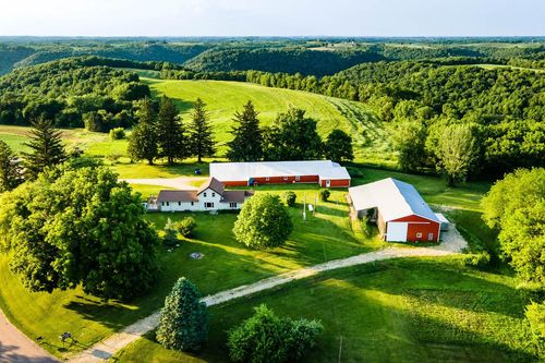 E2880 Witcraft Ridge Rd, Genoa, WI, 54632-8790 | Card Image