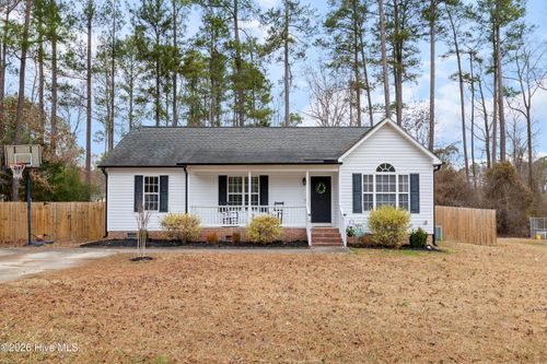 913 E Sanders St, Four Oaks, NC, 27524-8529 | Card Image