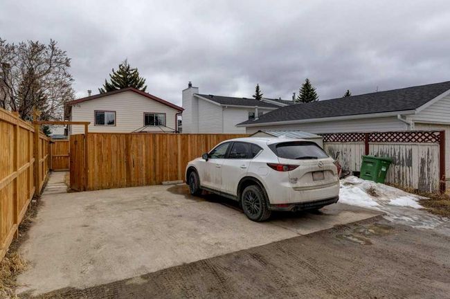 127 Millcrest Way Sw, Home with 4 bedrooms, 2 bathrooms and 2 parking in Calgary AB | Image 29