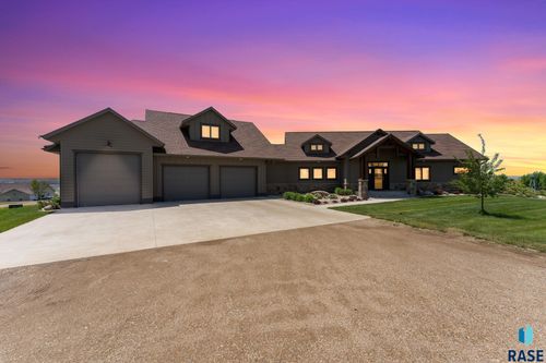 48290 Arrowhead Pl, Canton, SD, 57013-5868 | Card Image