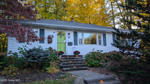 2 Shephard Ave, Albany, NY, 12203-4923 | Card Image