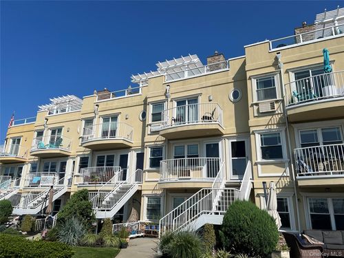 20a-10008 Shore Front Pkwy, Rockaway Park, NY, 11694 | Card Image