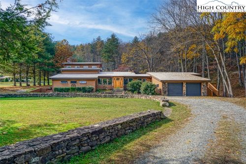 949 Watauga River Road, Sugar Grove, NC, 28679 | Card Image