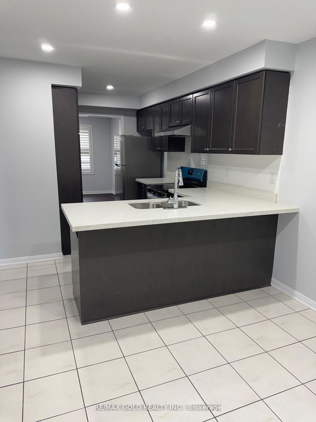 13 Viewforth Rd, House attached with 4 bedrooms, 2 bathrooms and 1 parking in Brampton ON | Image 20