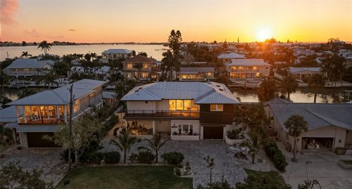405 28th St, HOLMES BEACH, FL, 34217-2105 | Card Image