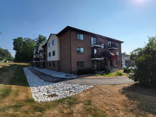229-124 Mammoth Rd, Hooksett, NH, 03106-1157 | Card Image
