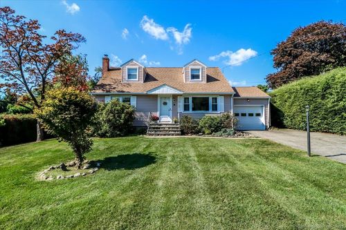 8 Great Meadow Rd, Danbury, CT, 06811-3819 | Card Image