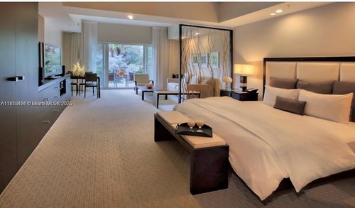 1507-5300 Nw 87th Ave, Doral, FL, 33178-2102 | Card Image