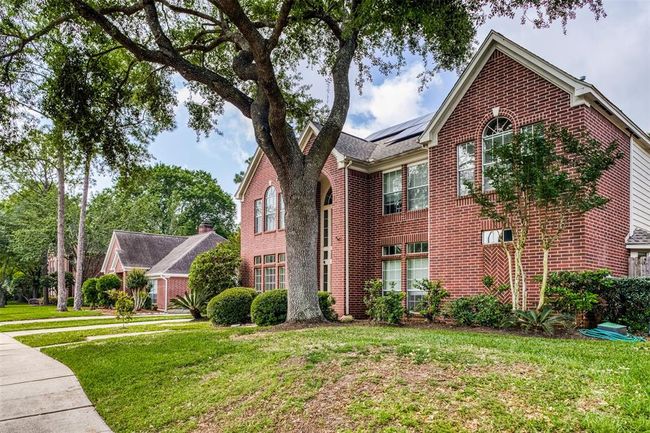 4011 N Water Iris Court, House other with 5 bedrooms, 3 bathrooms and null parking in Houston TX | Image 3