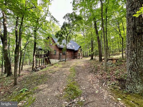 148 S Fieldstone Ln, BERKELEY SPRINGS, WV, 25411-1155 | Card Image