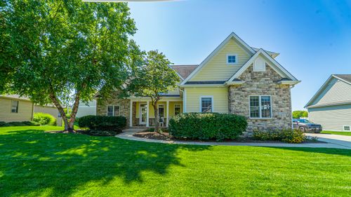 2255 Naples Dr, Valparaiso, IN, 46385-7052 | Card Image
