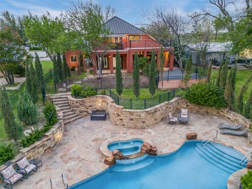 2450 River Oaks Dr, Kingsland, TX, 78639-5221 | Card Image