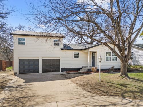 740 Shady Ln, Hurst, TX, 76053-7052 | Card Image