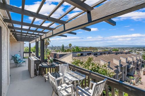 403-2298 Rose Ave, Signal Hill, CA, 90755-3757 | Card Image