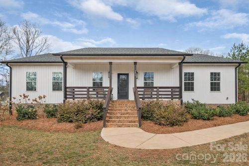 731 Miles Rd, Dallas, NC, 28034-9718 | Card Image