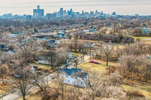 3684 Hunt St, Detroit, MI, 48207-3235 | Card Image